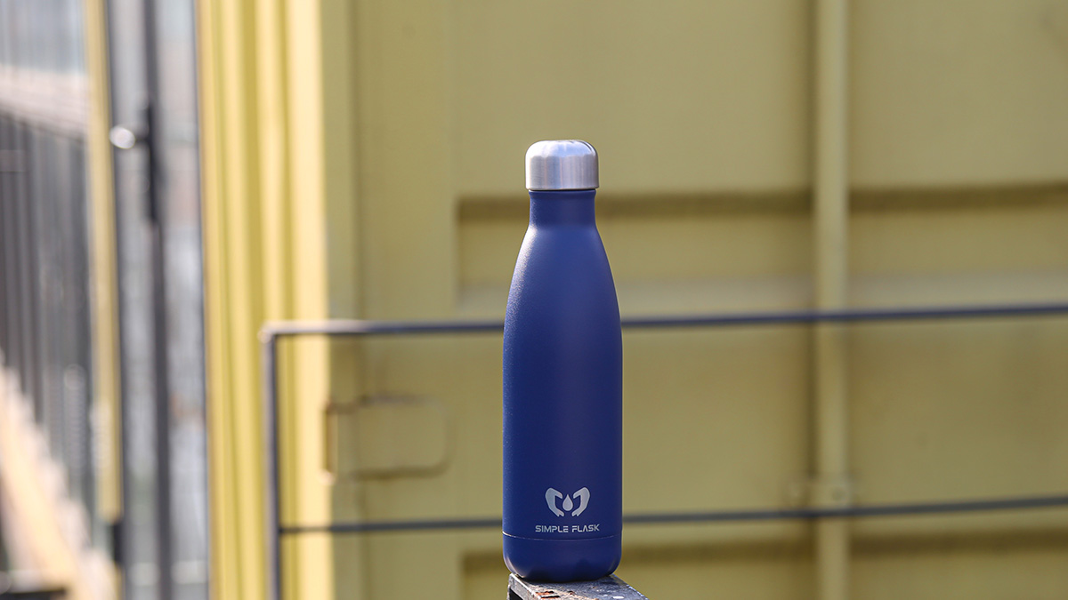 https://www.simpleflask.com/wp-content/uploads/2021/12/best-leak-proof-stanless-steel-water-bottle.jpg